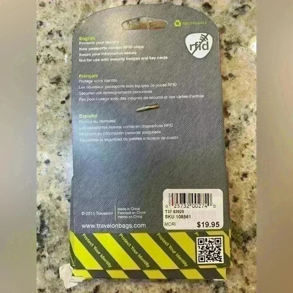 Travelon Passport Case NWT - Picture 2 of 4